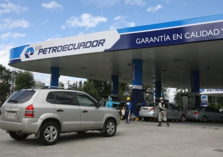 gasolinera-Petroecuador_ECMIMA20110527_0018_4