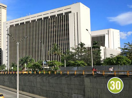 Contraloría entrega informe de las Finanzas de Medellín 2010-2011: Mal paradas