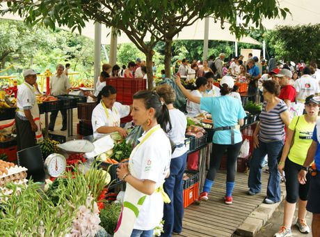 Exitoso Primer Mercado Campesino en el Parque Lineal La Presidenta