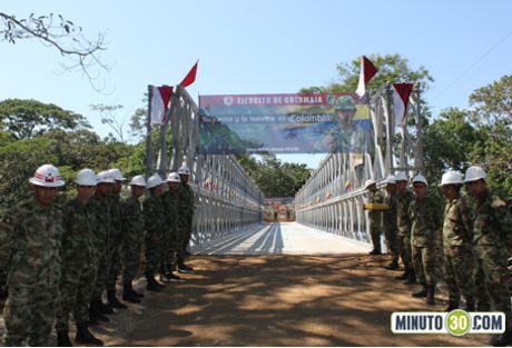 Ingenieros Militares “curaron” el puente quebrado por las farc en Caquetá