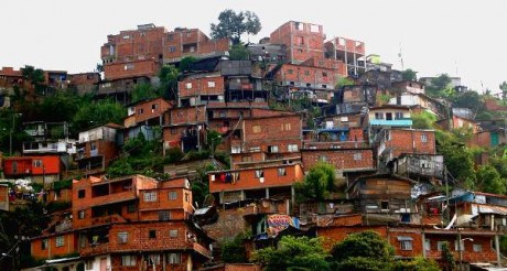 Adjudican 800 viviendas en los barrios “Moravia” y “Medellín sin tugurios”