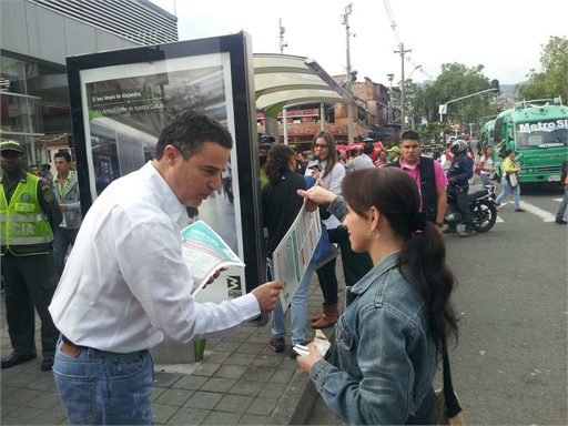 Anibal Gaviria ‘rindió cuentas’ en la Comuna 13 de Medellín