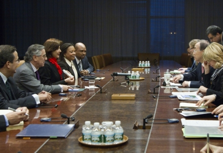 La Ministra de Relaciones Exteriores, María Ángela Holguín, en la reunión con el Secretario General de Naciones Unidas reiteró que Colombia hará uso de todos los recursos a los que tiene derecho para la revisión del fallo de la Corte Internacional de Justicia | Foto: Prensa ONU.