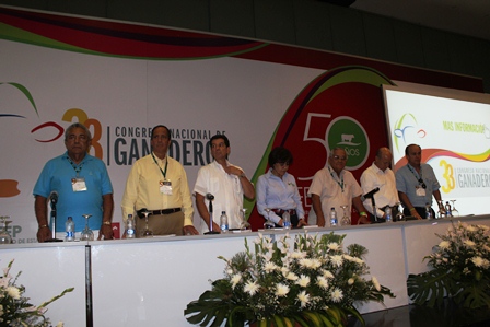 MinAgricultura alerta por importaciones desmesuradas de productos lácteos 1 ganaderos2