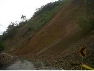 Autopista Medellín-Bogotá, cierre total por derrumbe Puente la Leticia
