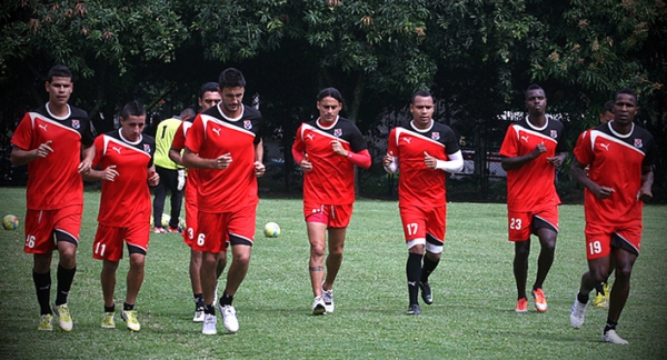 Medellín enfrenta a Junior con Técnico en propiedad pero con dos jugadores menos 3 medellin