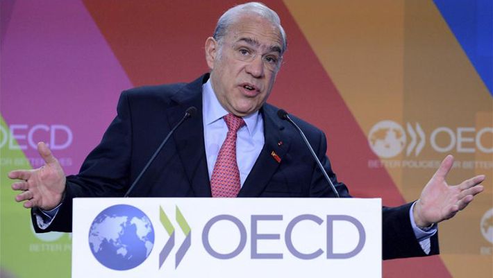 El secretario general de la Organización para la Cooperación y el Desarrollo Económico (OCDE), José Ángel Gurría, durante su intervención en el Foro de la OCDE celebrado en París (Francia). EFE