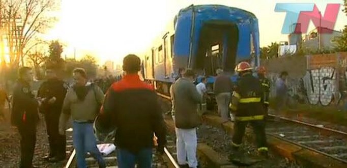 El Gobierno argentino confirma tres muertos y 155 heridos en un choque de trenes 5 Choque de trenes del Sarmiento en Castelar | Foto TodoNoticias