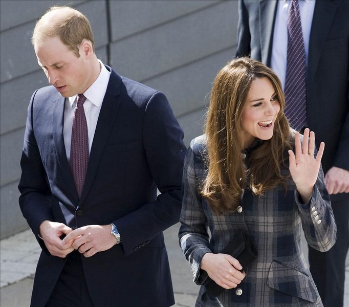 Los duques de Cambridge se refugian en casa de los Middleton antes del parto 2 Los duques de Cambridge, el príncipe Guillermo y su esposa Catalina. EFE/Archivo