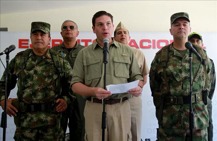 El ministro de Defensa de Colombia, Juan Carlos Pinzón, admitió el sábado que más de una decena de hombres del Ejército perdieron la vida en una zona rural conocida como El Mordisco, en la vía que une los municipios araucanos de Fortul y Tame. EFE/Archivo