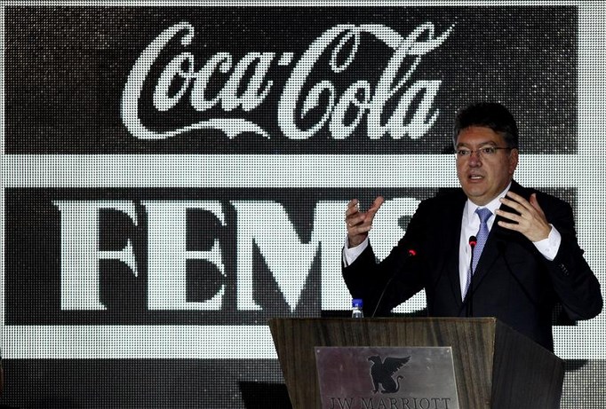 El ministro de Hacienda de Colombia, Mauricio Cárdenas, habla durante la presentación de la nueva planta de Cocacola-Femsa, en Bogotá (Colombia). EFE