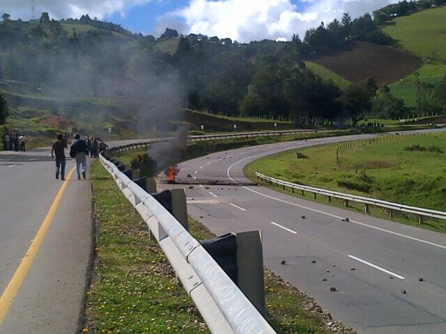 BSDq_PQCUAAjJWH.jpg large