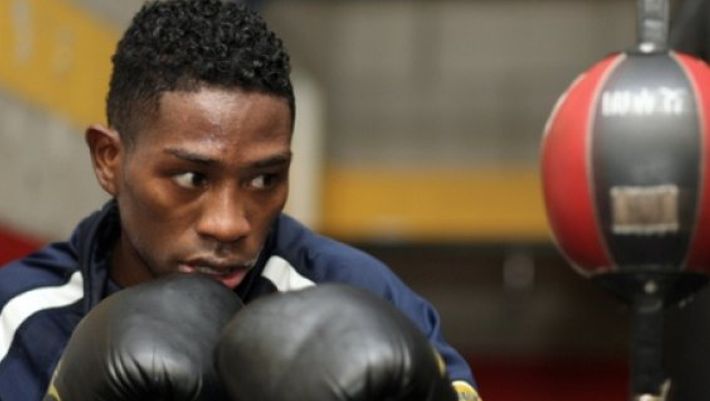 Boxeador colombiano pierde título de peso supergallo por nocaut 3 Jonatan Romero, de 26 años, perdió el invicto y el título en su primera defensa de la categoría Supergallo