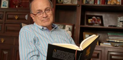 Gustavo Alvarez Gardeazábal quedó por fuera del cartel publicado por la Fiesta del Libro y la Cultura de Medellínen el que aparecían todos los invitados,