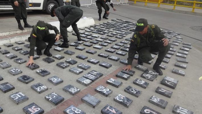 En Tres contenedores de una empresa que debía enviar latas con palmitos desde el Puerto Guayaquil hacia la ciudad de Algeciras España, llevaba tres containers con 4,4 toneladas de cocaina de 'Los Urabeños'