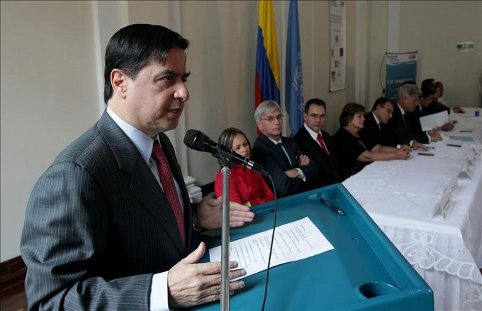 El Presidente del Senado de Colombia, Juan Fernando Cristo, a quien los trabajadores asociados en la Federación Colombiana de Educadores (Fecode) le enviaron una carta con los motivos para declarar la huelga. EFE/Archivo