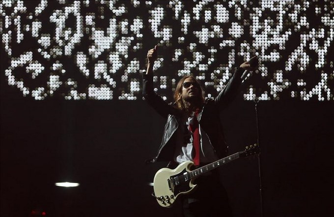El vocalista de la banda estadounidense de rock Thirty Second to Mars, Jared Leto, se presenta durante el festival Rock in Rio 2013 en Río de Janeiro (Brasil). EFE
