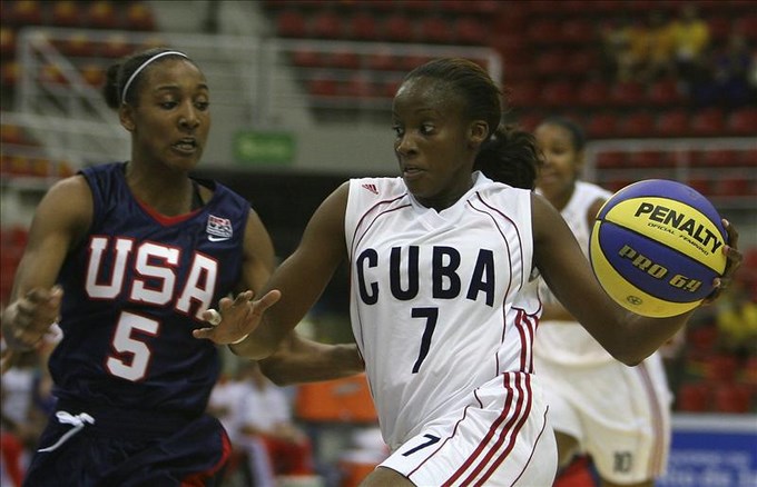 Cuba y Chile entrenarán en México de cara al Premundial femenino 2 Cuba y Chile entrenarán en México de cara al Premundial femenino. EFE.