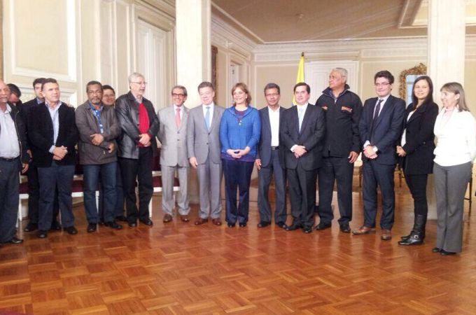 Gobierno y Magisterio navegan en la misma dirección: Santos. Imagen tomada de twitter