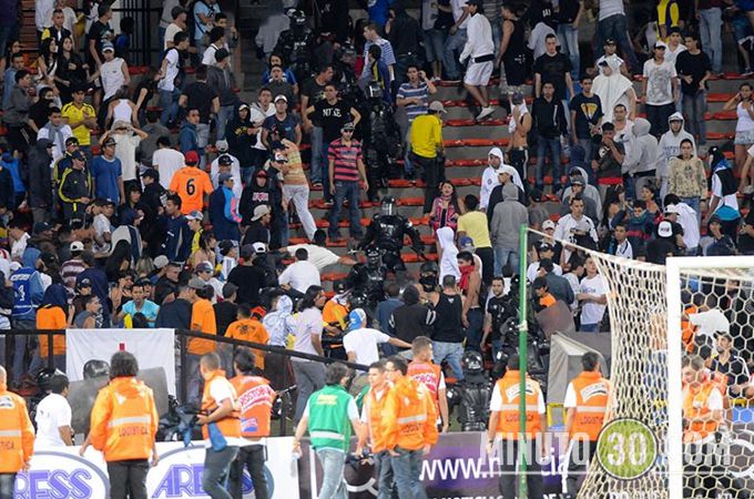 Los Hinchas del DIM quedan advertidos un acto más de violencia en el estadio y lo cierran 1 Sanción hinchas de Medellín.