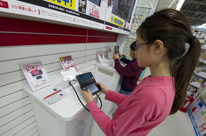 De la consola portátil "Nintendo DS", se ha vendido hasta el momento unas 154 millones de unidades. EFE