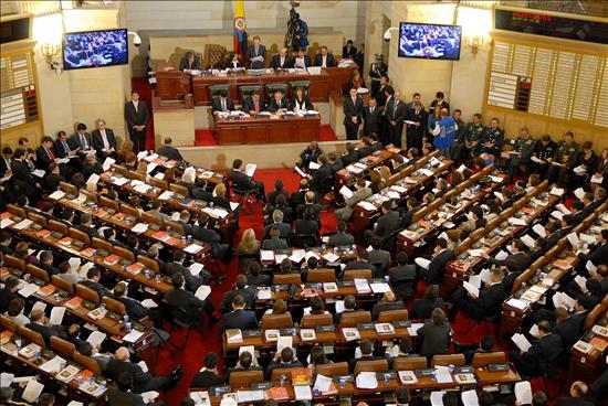Gobierno colombiano llevará nuevamente al Congreso la reforma a fuero militar