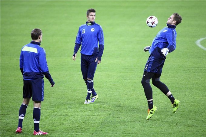 Champions League: El Schalke mira a octavos en una final para el Steaua