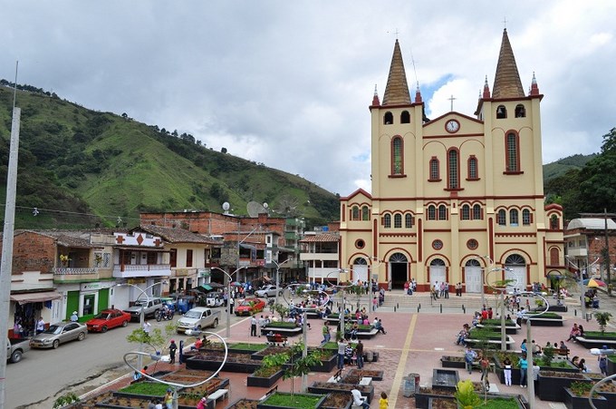 Cañasgordas: Incautados 18.000 kilos de cemento gris, por no presentar certificado de carencia 1 parque Copiar