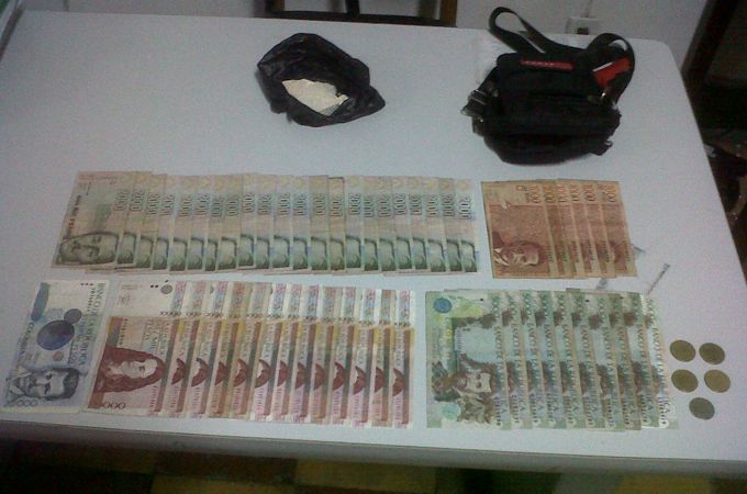 Dinero encontrado a Manuel Antonio Arias Solorzano, integrante del combo 'los picua' . Foto: Policía Antioquia
