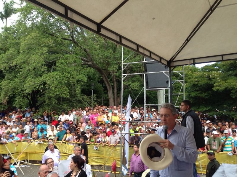 Multitudinaria concentración en el Taller Democrático realizado por Alvaro Uribe en Cartago, Valle 7 AUV cartago2