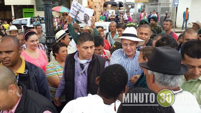 Uribe preguntó: ¿quién se torció? la multitud respondió a una sola voz: "Santos". Fotos 36 IMG-20131222-WA0017 (Copiar)