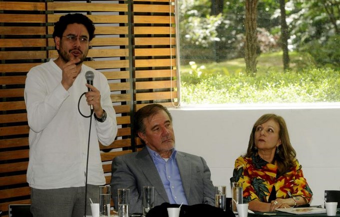 Iván Cepeda denuncia al Estado colombiano por 'violar sus derechos' 1 5888382w Copiar