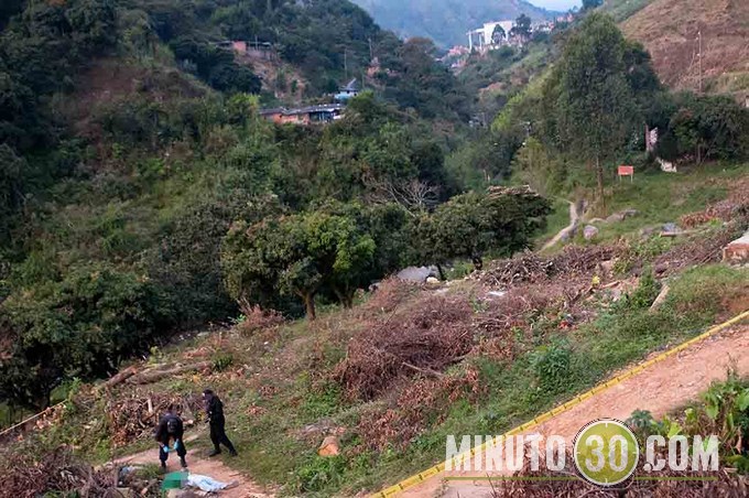 Asesinado en "los chorros" de Robledo: Siete tiros a quemaropa en su cabeza. Fotos 15 fuente6