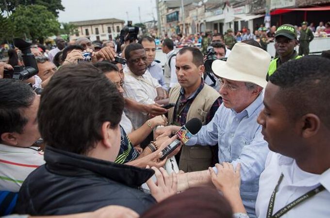 “Visitamos Pradera para ratificar nuestro compromiso la comunidad y rechazar el terrorismo”: Uribe 9 uribe pradera3