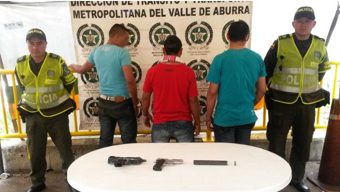 A la cárcel tres hombres que llevaban una subametralladora y una pistola 9 mm, en Copacabana 1 velorio5