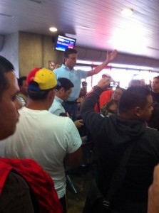 Leopoldo López denuncia que le impidieron viajar a reunión en Táchira 3 Foto @pachilobo