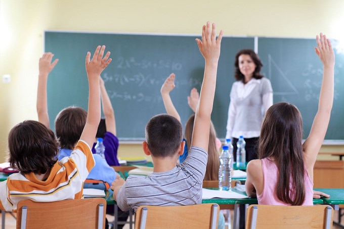 Salon-de-clases-Estudiantes-de-Lawrence-y-Fall-River-tendrán-300-horas-de-clases-más (Copiar)