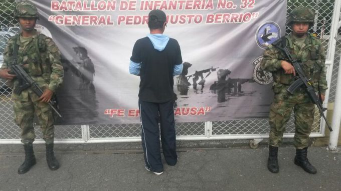 Alias “Kiko”, guerrillero de las farc, que se desmovilizó ante la presión del Ejército