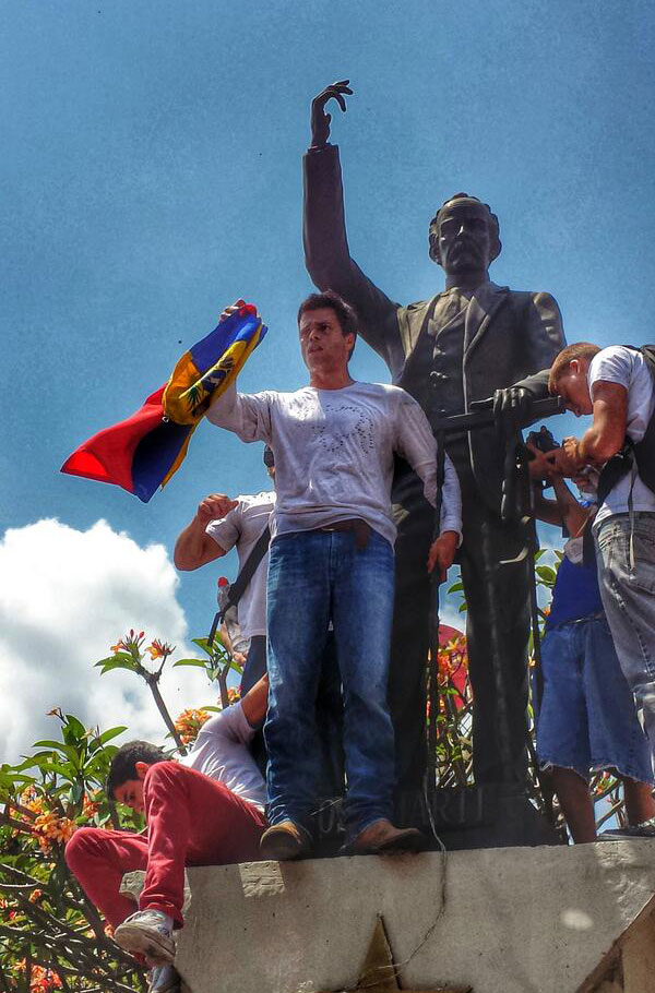 Capturado Leopoldo López: "Si mi encarcelamiento despertará al pueblo, valdrá la pena" 8 leopoldo lopez_2