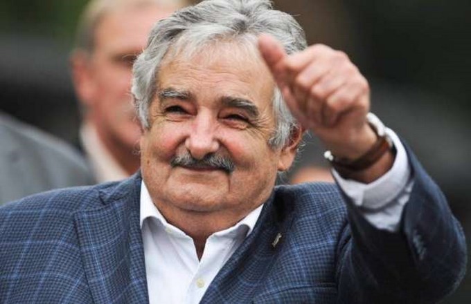 mujica Copiar