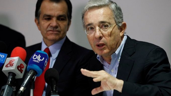 Uribe llama la atención sobre Planes de Ordenamiento y viviendas gratis 4 uribe_oiz app