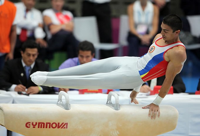 Jorge Hugo Giraldo gano medalla de oro en paralelas en suramericano de Chile 2 Foto internet