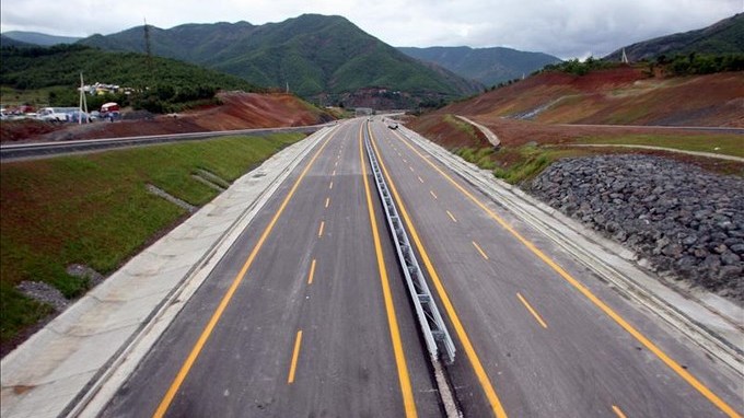 Sacyr invertirá 1.500 millones de dólares en concesiones viales en Colombia