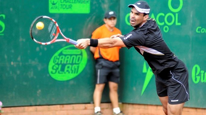 Alejandro Falla cayó ante Pablo Cuevas en cuartos del Challenger de Barranquilla. 1 Alejandro Falla 2 2013 nov Copiar Copiar Copiar4