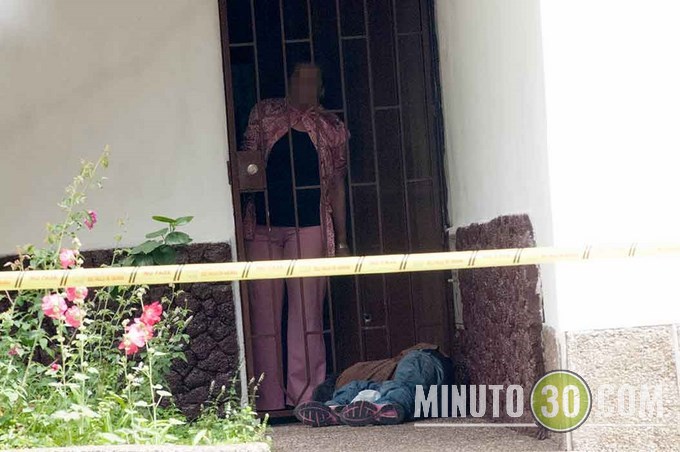 Mujer fue asesinada en La Floresta, en Medellín. Fotos 33 DSC_1198 (Copiar)