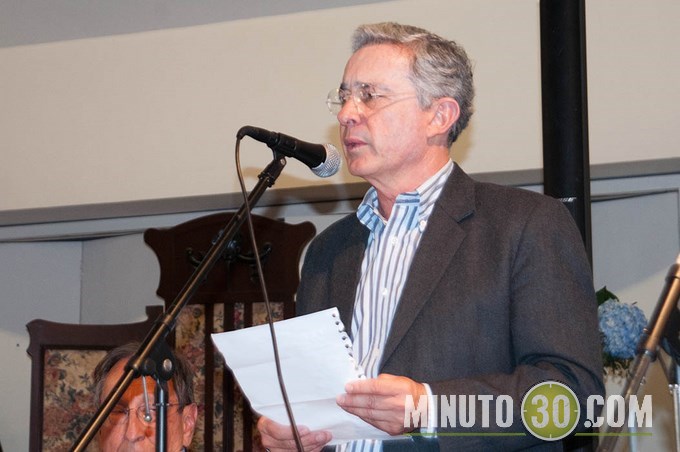 Uribe presentó el Centro Democrático a los habitantes del barrio El Poblado. Galería de fotos 100 DSC_8398 (Copiar)