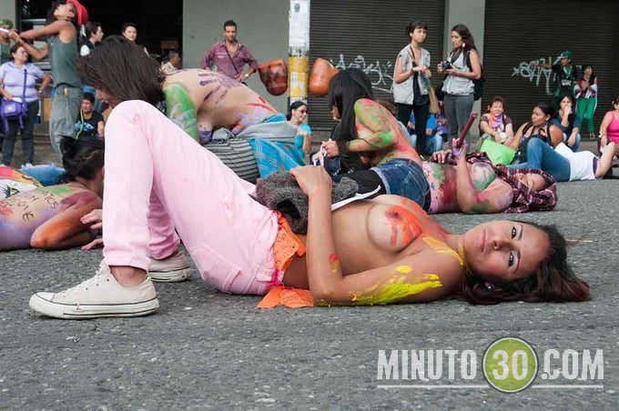 En Medellín las mujeres protestan en topless por una mejor calidad de vida. Galería de Fotos 2 DSC_9108 (Copiar)