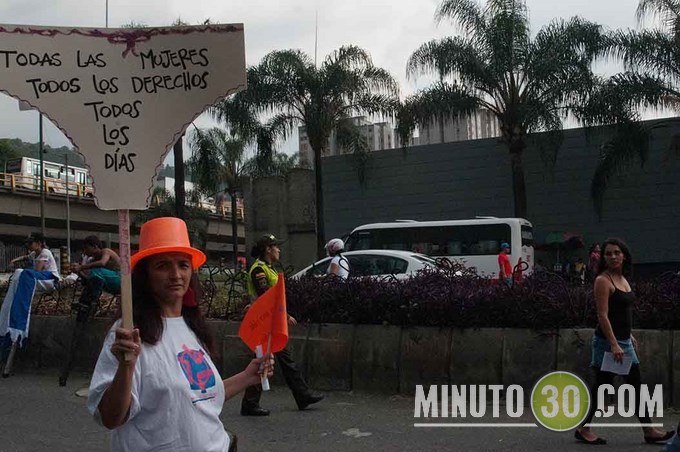 En Medellín las mujeres protestan en topless por una mejor calidad de vida. Galería de Fotos 10 DSC_9154 (Copiar)