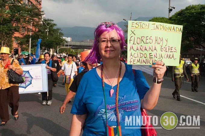 En Medellín las mujeres protestan en topless por una mejor calidad de vida. Galería de Fotos 14 DSC_9176 (Copiar)