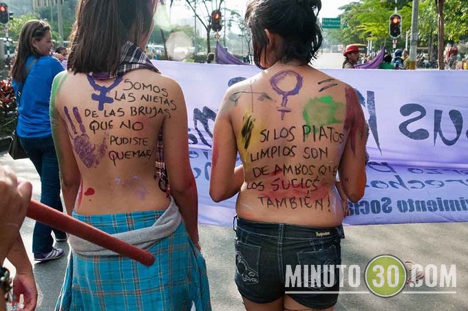 En Medellín las mujeres protestan en topless por una mejor calidad de vida. Galería de Fotos 15 DSC_9178 (Copiar)
